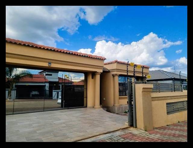 3 BEDROOM HOUSE FOR SALE IN POLOKWANE EXT 78